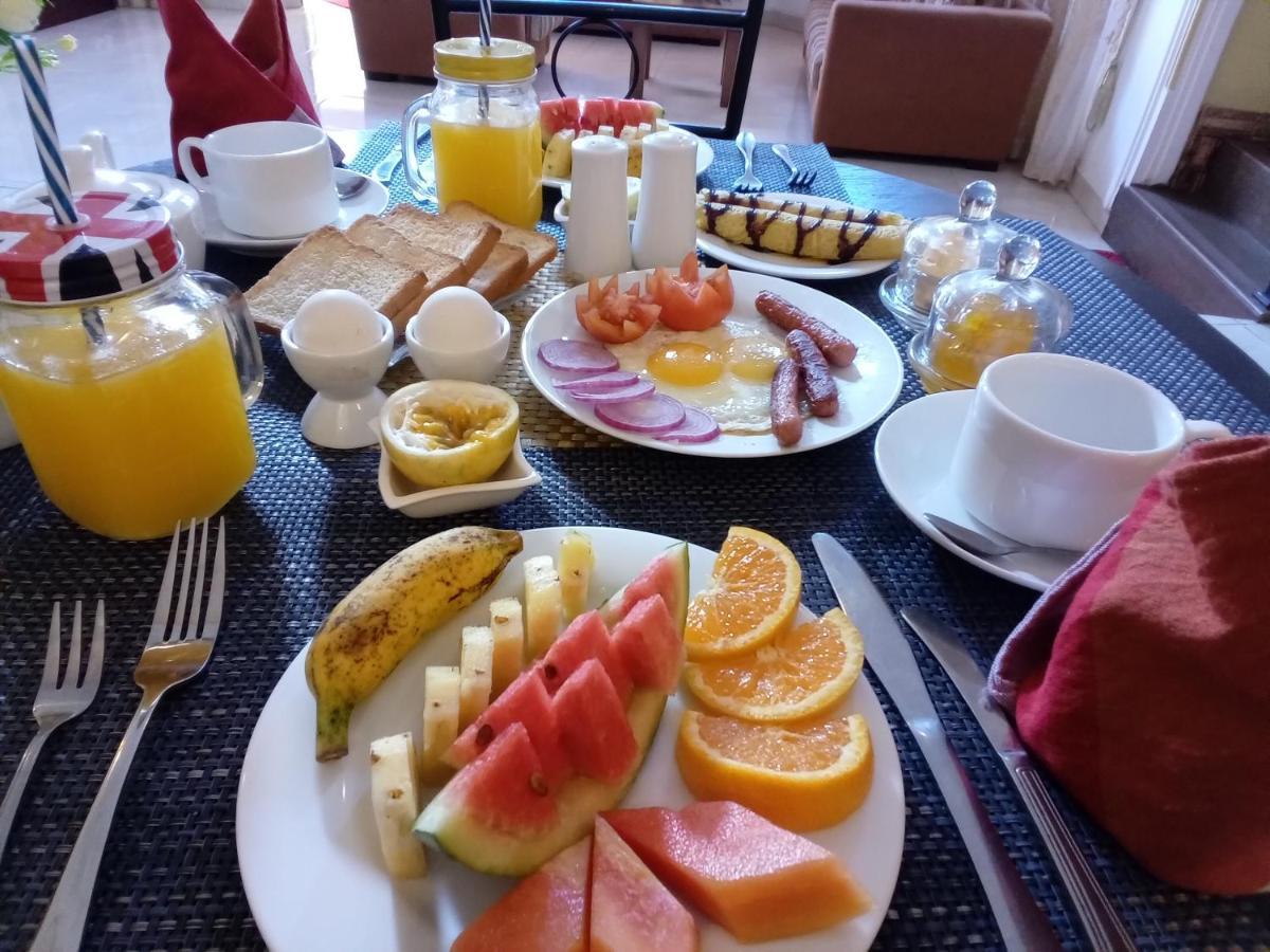 White House Ella Hotel Kültér fotó