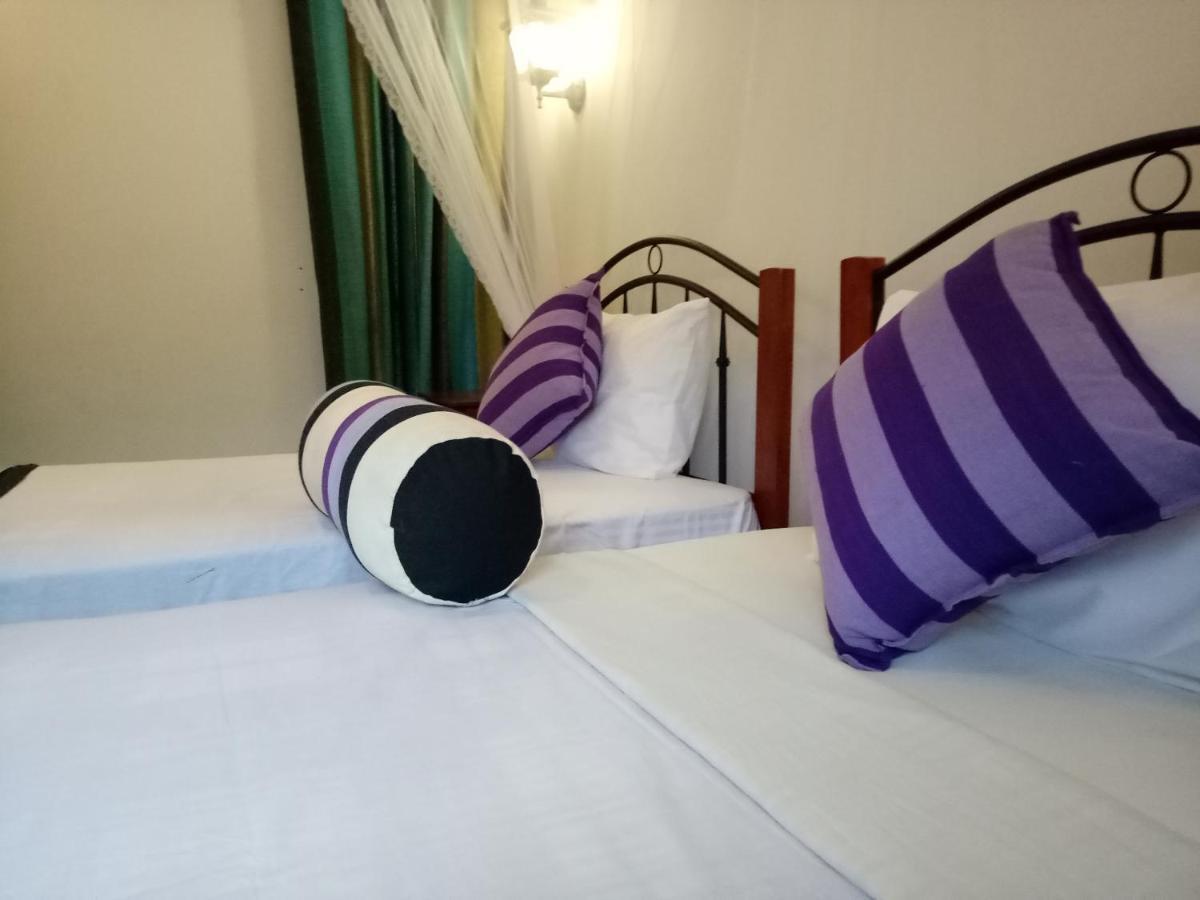 White House Ella Hotel Kültér fotó