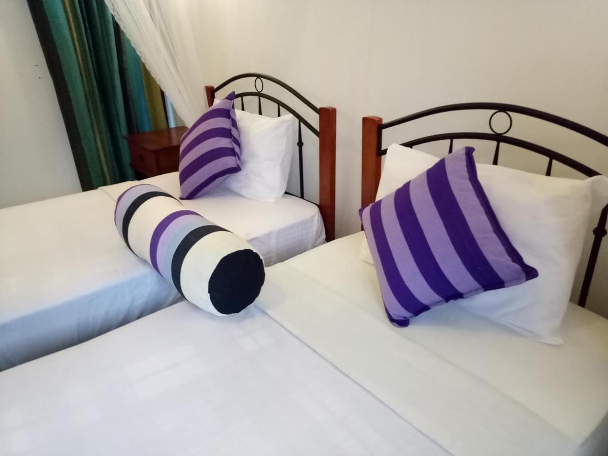 White House Ella Hotel Kültér fotó