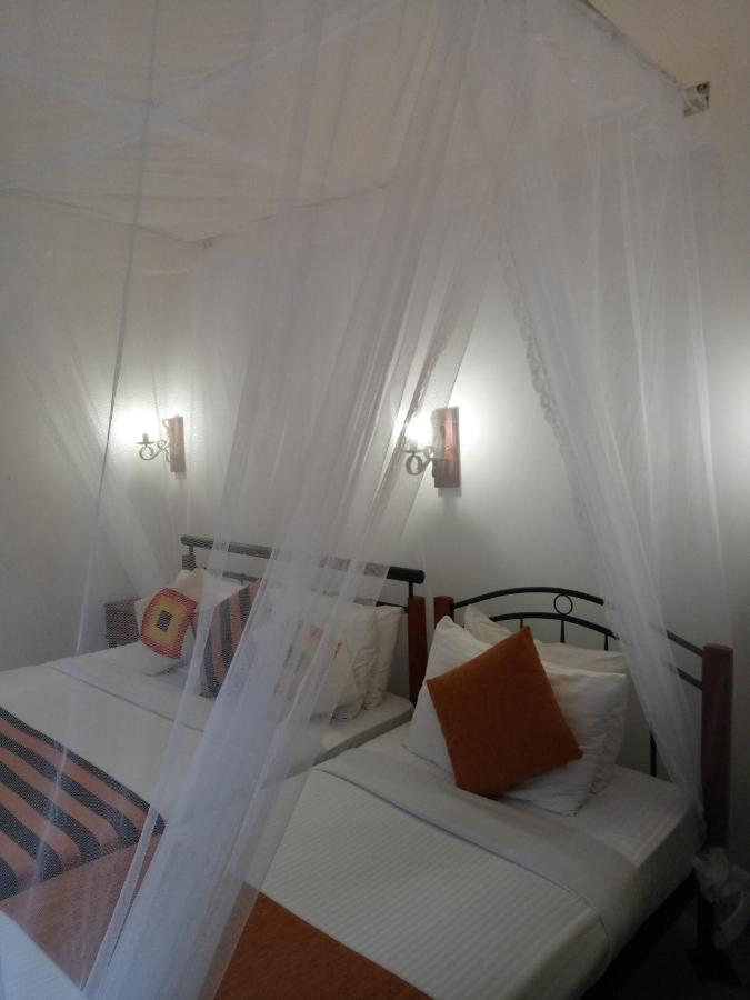 White House Ella Hotel Kültér fotó